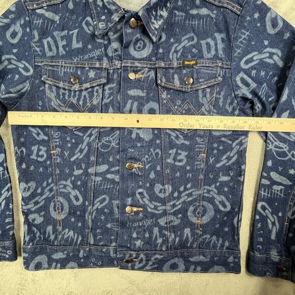 Wrangler x Deadfellaz Trucker Jacket Men's Small Blue DFZ All Over Print Denim - Picture 6 of 10